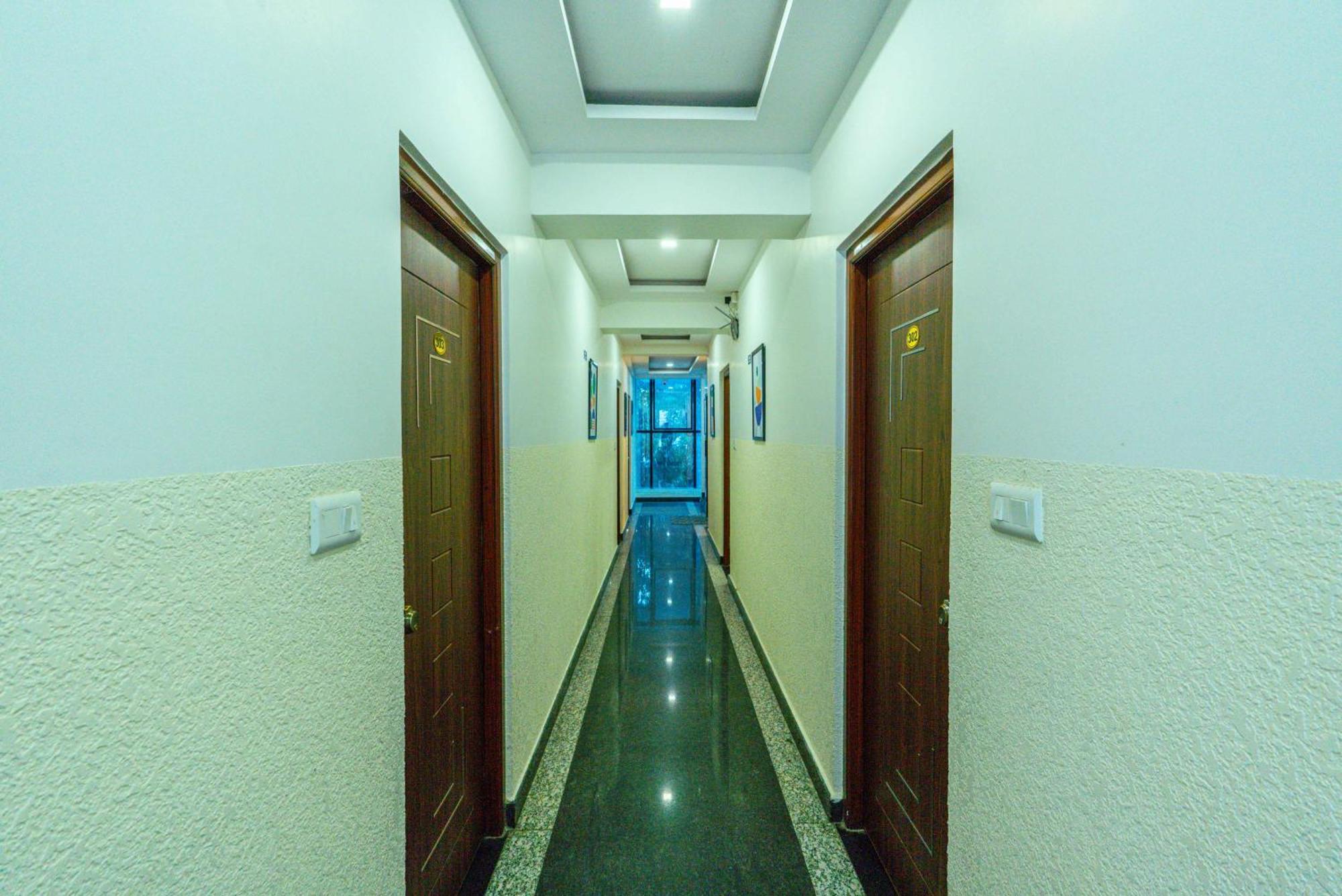 Treebo Elmas Grand Hotel Bangalore Exterior foto