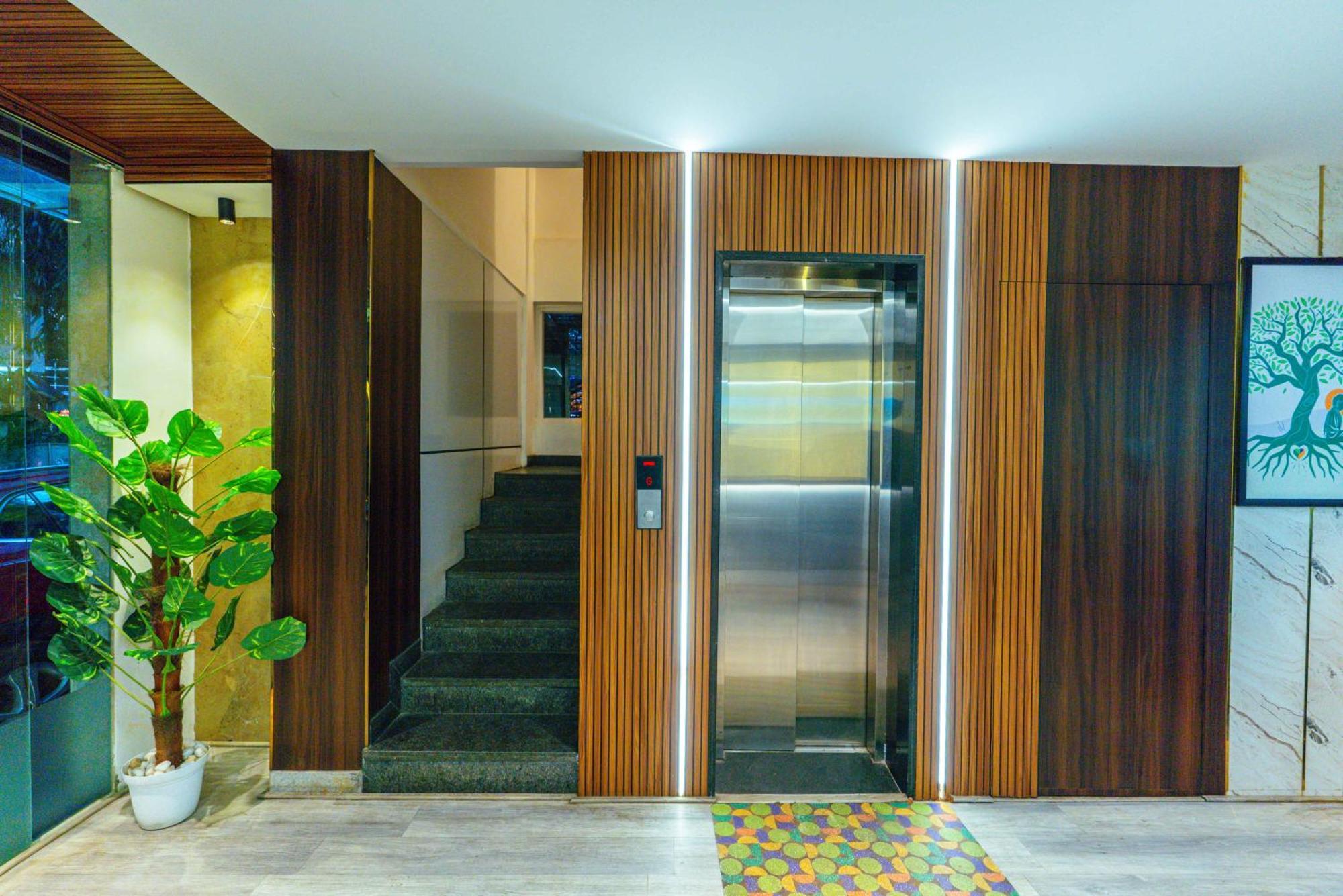 Treebo Elmas Grand Hotel Bangalore Exterior foto