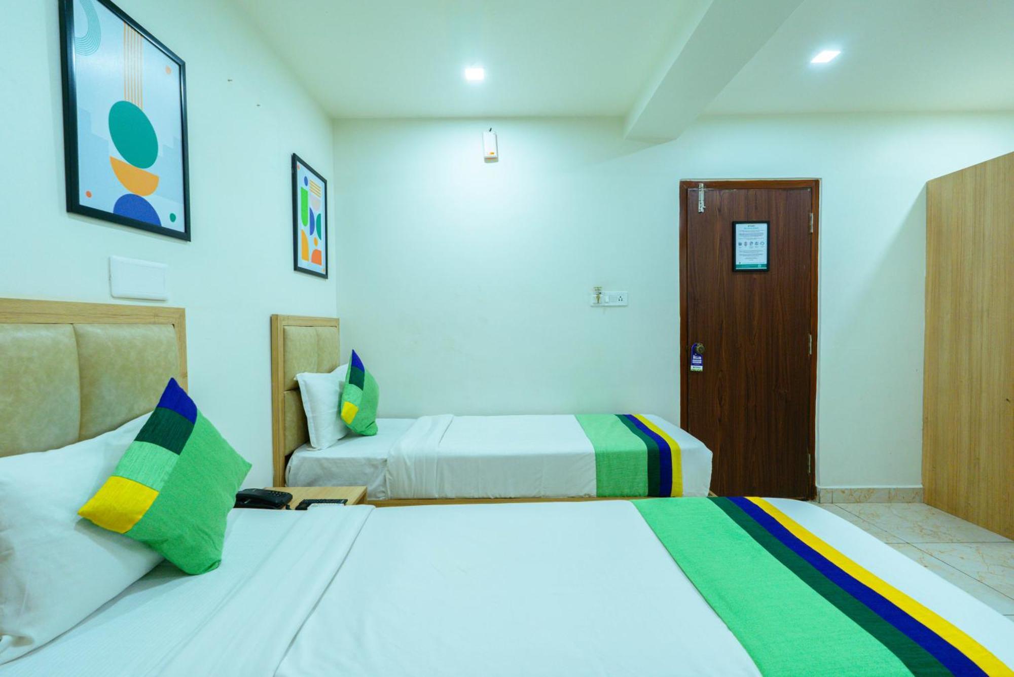 Treebo Elmas Grand Hotel Bangalore Exterior foto